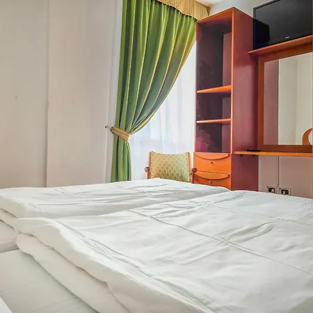 Englovacanze 2* Riva del Garda